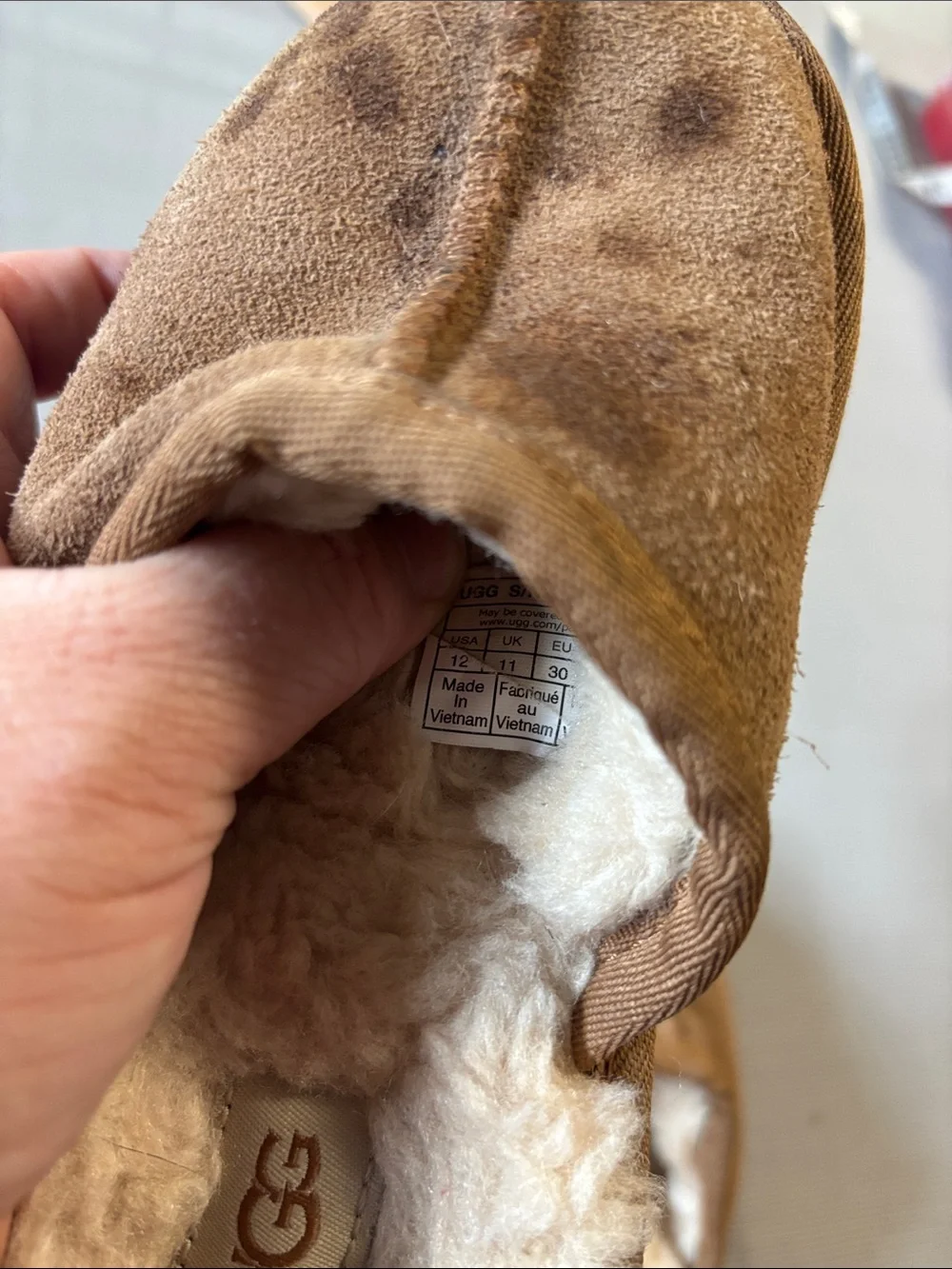 UGG Kids Chestnut Suede Shearling-Lined sz 12 slip on indoor outdoor slippers